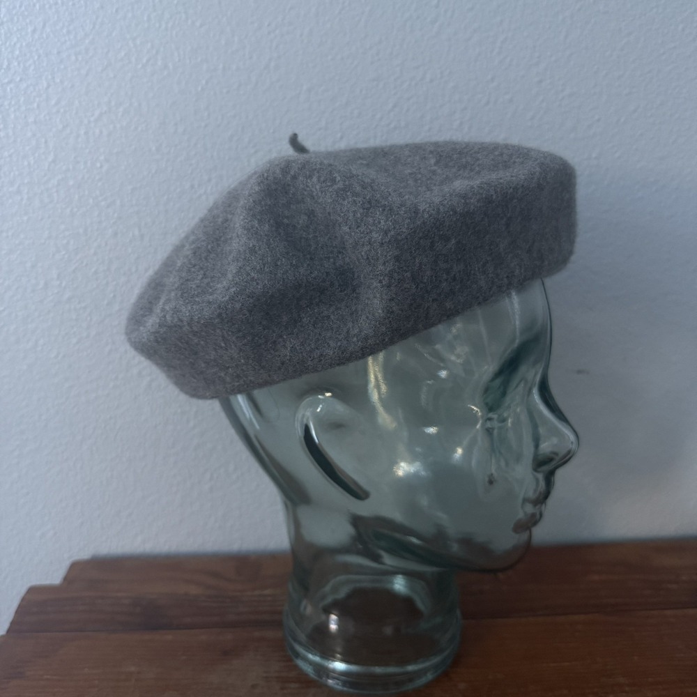 Vintage Betmar 100% Wool Women's Beret Hat Gray Classic Capsule Quiet Luxury